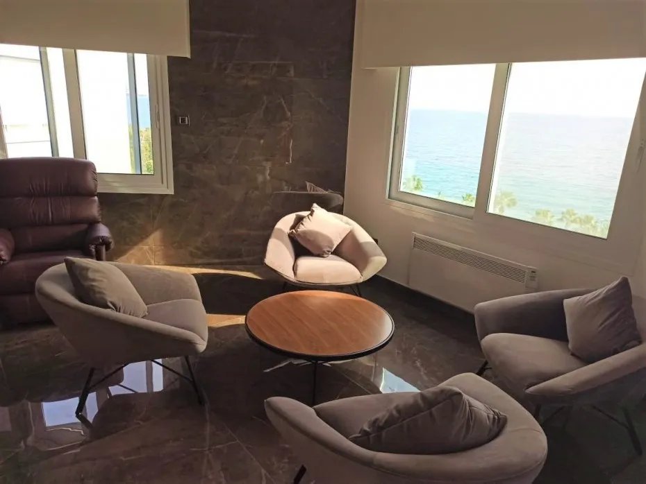 Penthouse w Molos w Limassol