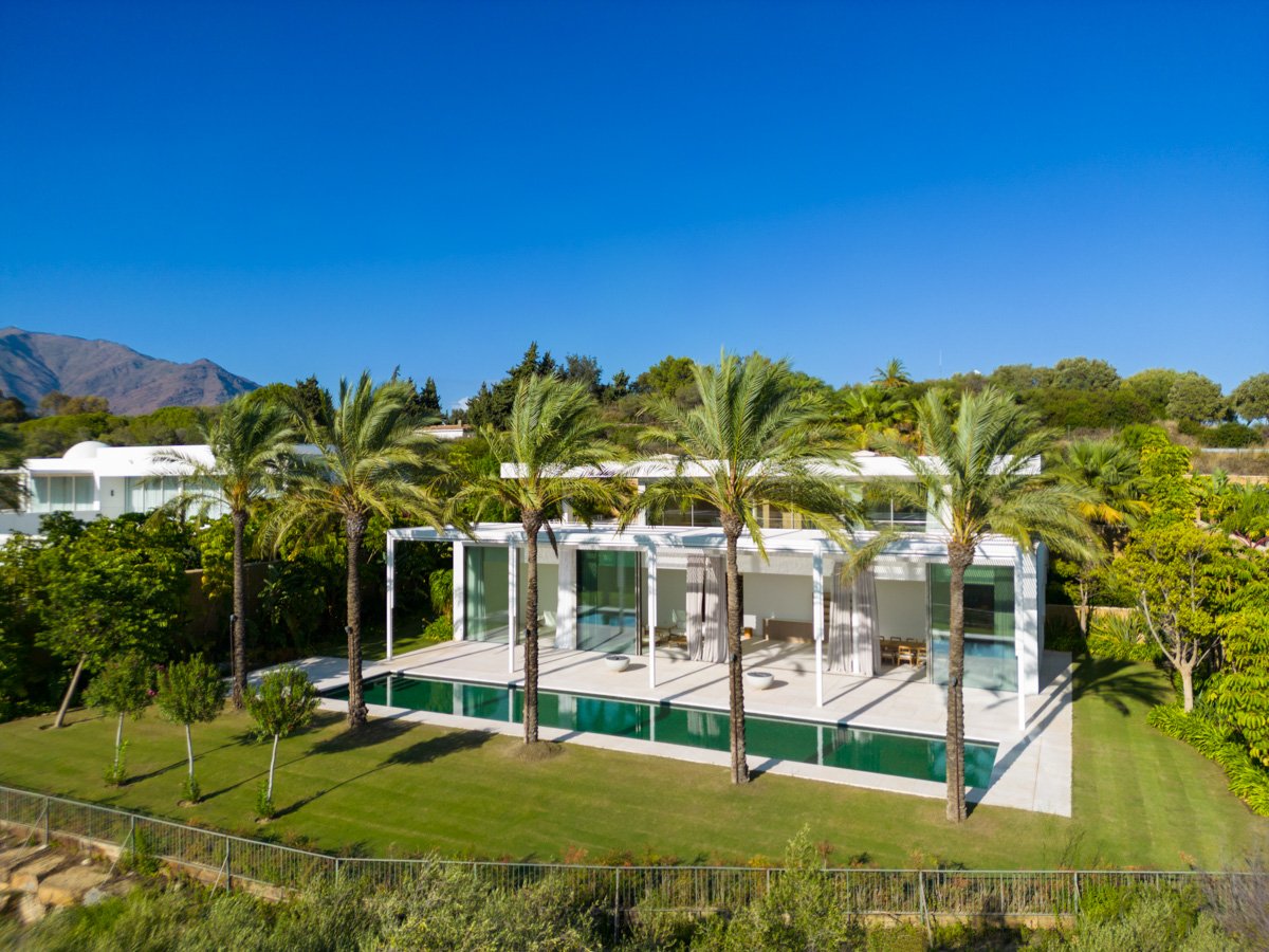 Luksusowe wille nad morzem, Casares