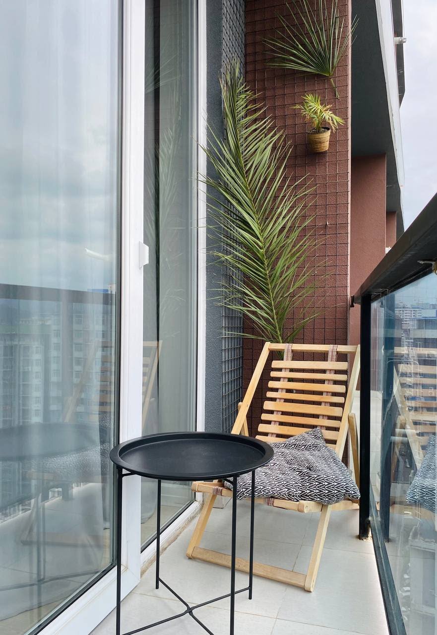 Stylowe mieszkanie 2-pokojowe na wysokim piętrze w Guru Residence, Batumi, Gruzja – całkowicie umeblowane z balkonem i widokiem na góry