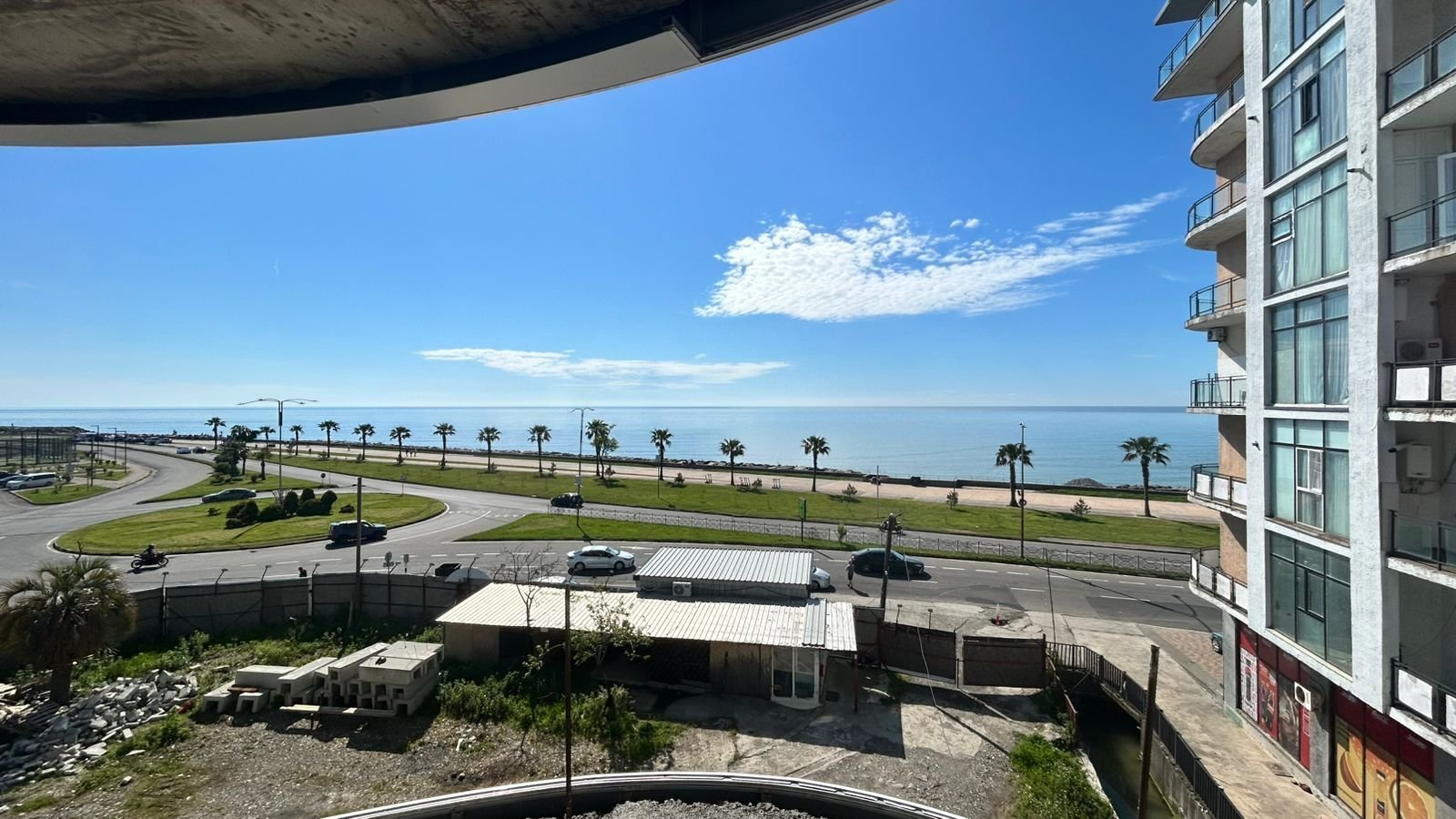 Premium-Studio bezpośrednio nad morzem w Batumi, Gruzja – mieszkanie w stanie White-Frame po cenie dewelopera
