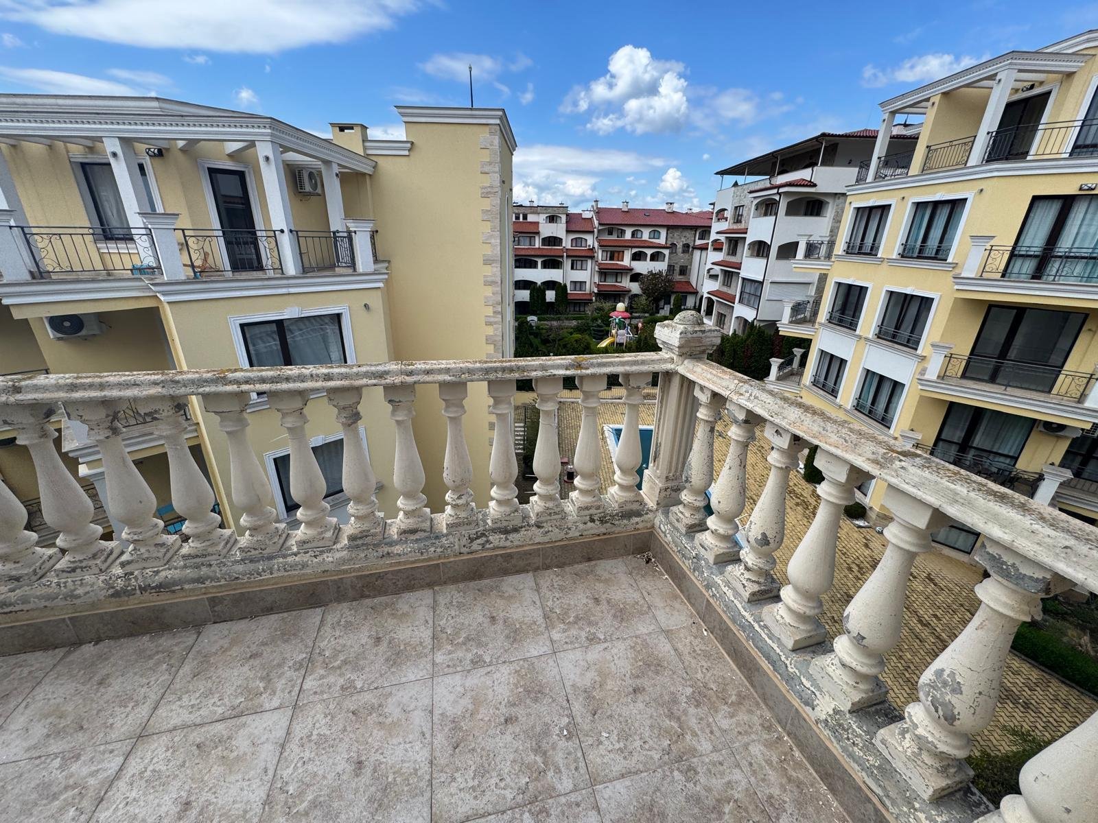 Umeblowane studio z widokiem na morze na sprzedaż w Royal Bay Residence, Sveti Vlas