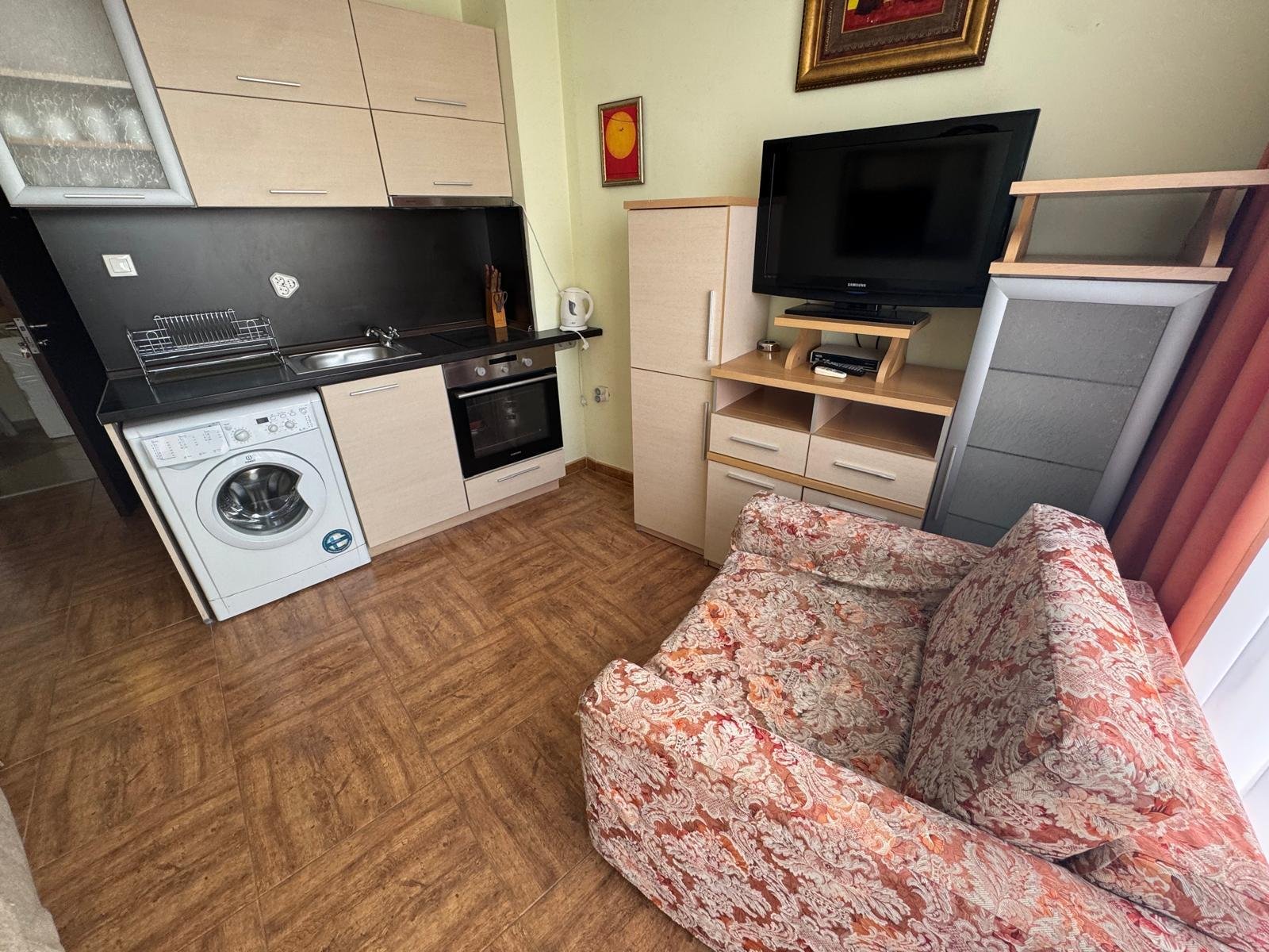 Umeblowane studio z widokiem na morze na sprzedaż w Royal Bay Residence, Sveti Vlas