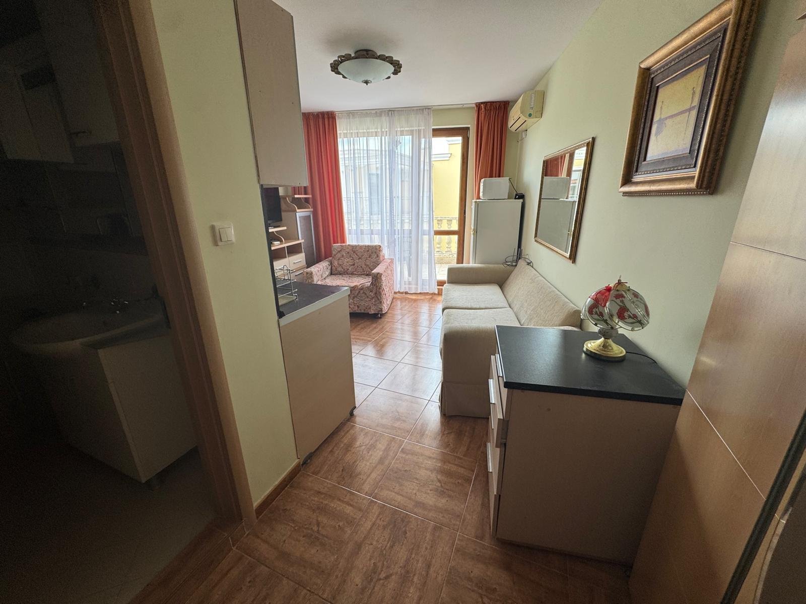 Umeblowane studio z widokiem na morze na sprzedaż w Royal Bay Residence, Sveti Vlas