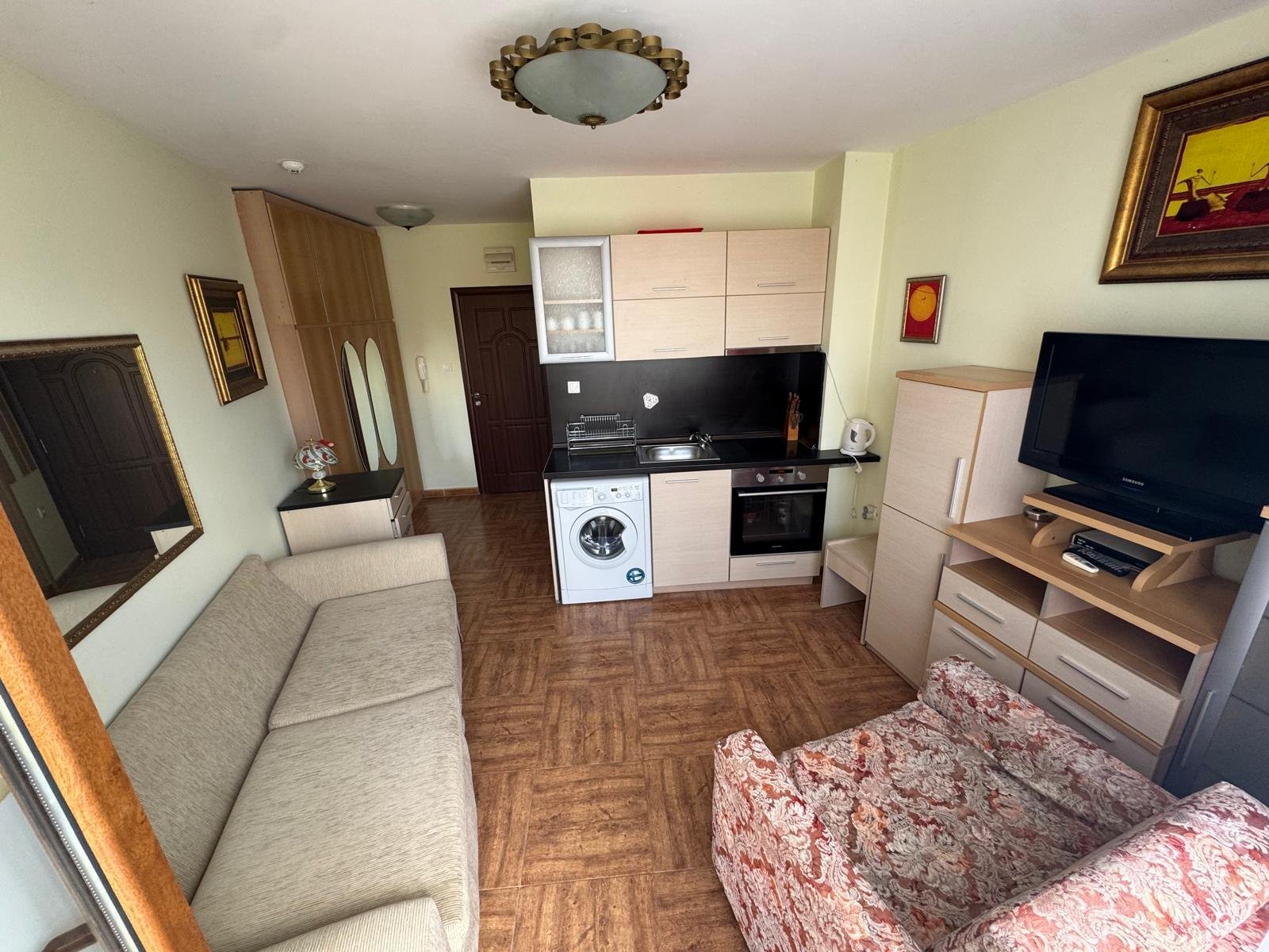 Umeblowane studio z widokiem na morze na sprzedaż w Royal Bay Residence, Sveti Vlas