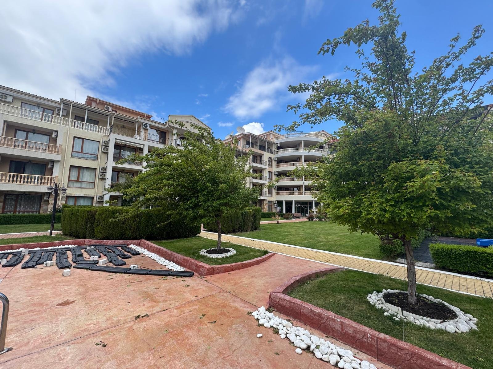 Umeblowane studio z widokiem na morze na sprzedaż w Royal Bay Residence, Sveti Vlas