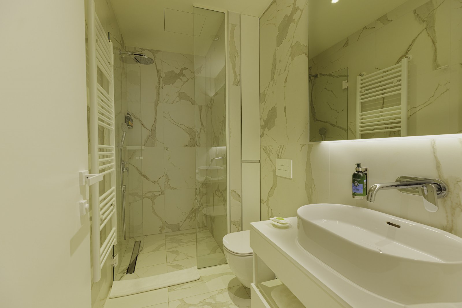 Luksusowy apartament z tarasem 200 m od morza w prestiżowym kurorcie Savudrija, Chorwacja