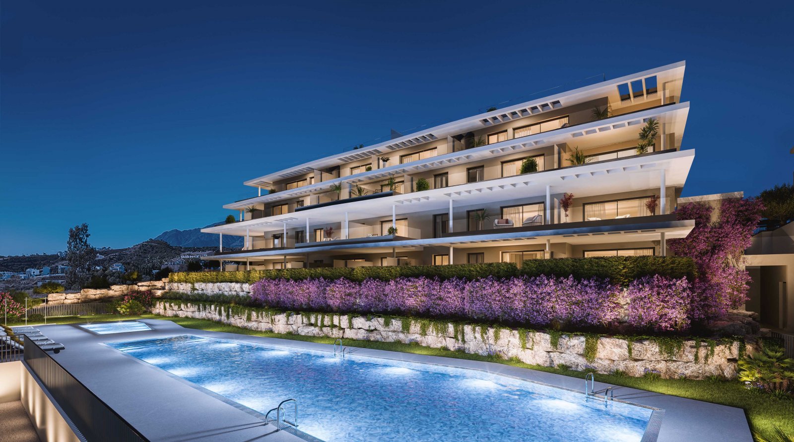 Elegancki apartament nad morzem, taras i basen, Estepona