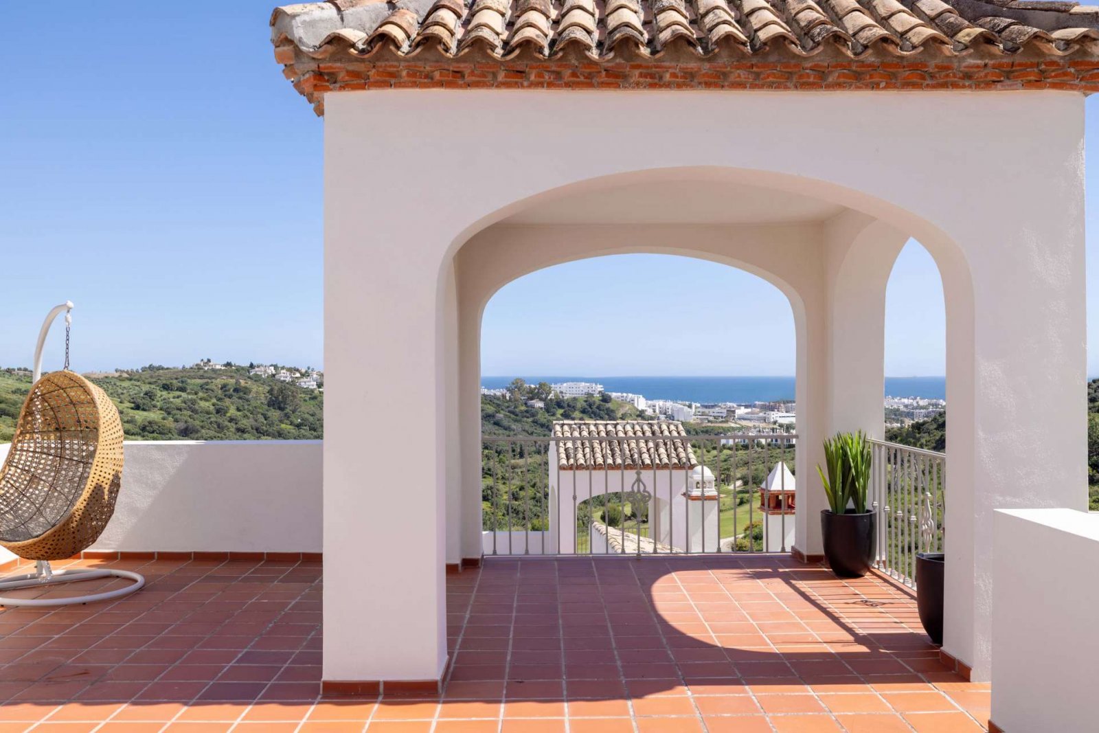 Elegancki dom szeregowy z widokiem na morze, La Gaspara, Estepona