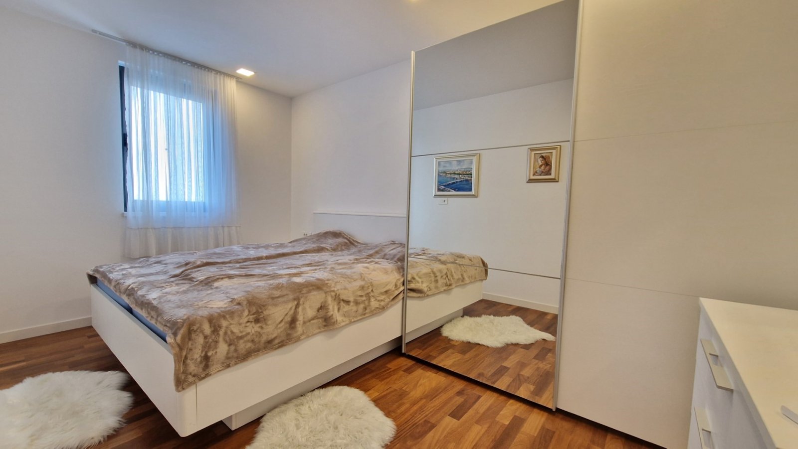 Stylowy apartament z garażem, windą i częściowym widokiem na morze, Zadar – Borik, Chorwacja