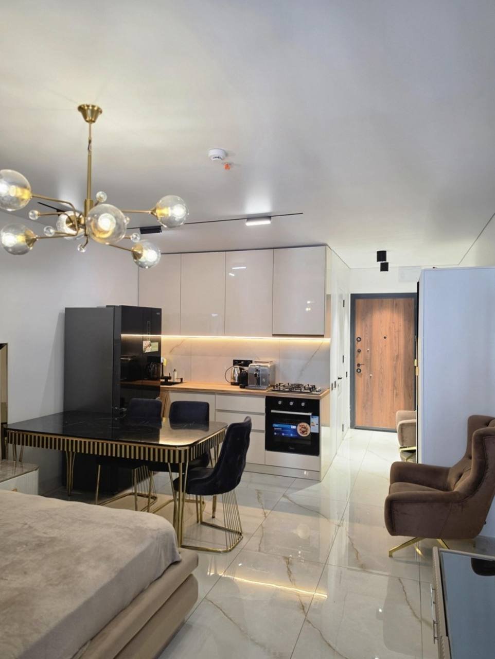 Nowoczesne studio w Palm Residence, Batumi, Gruzja – przestronne mieszkanie przy nowym bulwarze blisko plaży