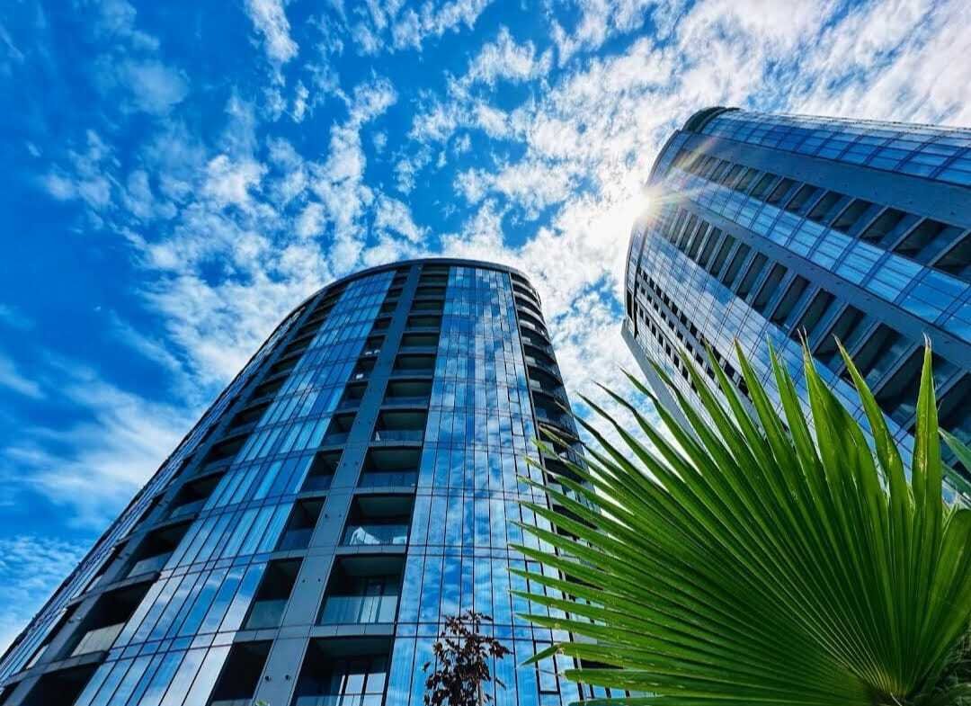Przestronne studio z widokiem na morze na wysokim piętrze w Batumi, Gruzja – Tropical Garden Residence w spokojnym Chakvi