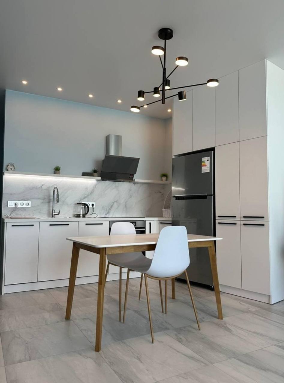 Przestronne studio z widokiem na morze na wysokim piętrze w Batumi, Gruzja – Tropical Garden Residence w spokojnym Chakvi