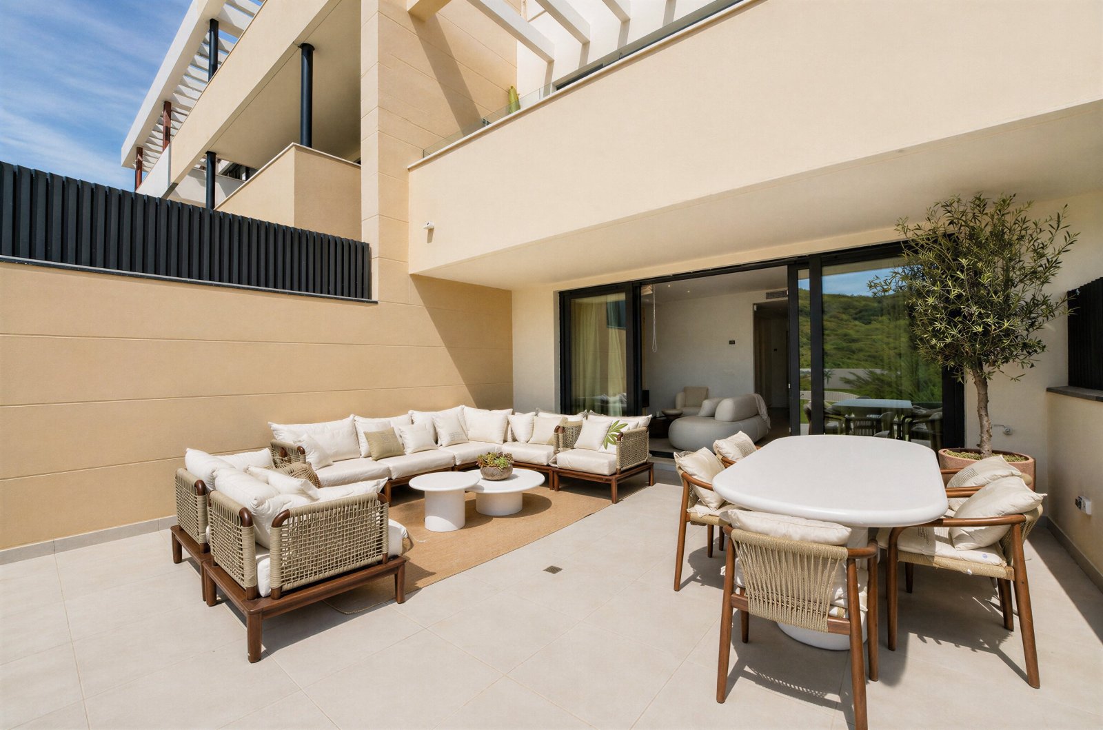 Luksusowe apartamenty z widokiem na morze, Casares