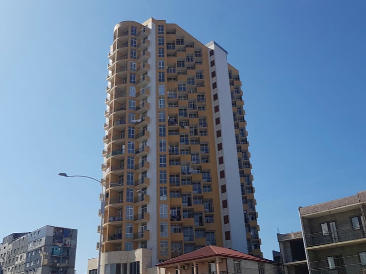 Helle 2-pokojowe mieszkanie w Batumi, Gruzja – wysokie piętro z widokiem na góry i miasto