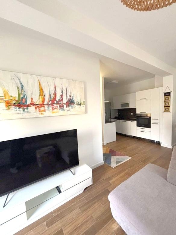 Przestronny apartament z trzema sypialniami i tarasem 50 m od morza, Mandre, wyspa Pag