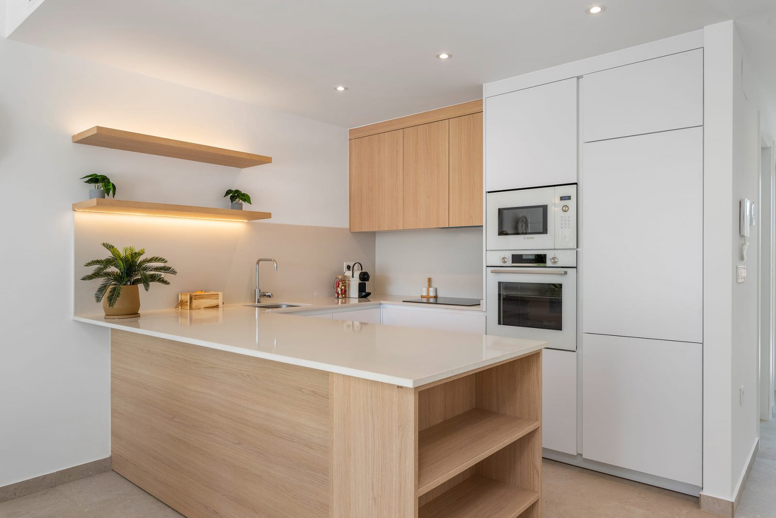 Nowoczesny bungalow z basenem w pobliżu lotniska, Dolores