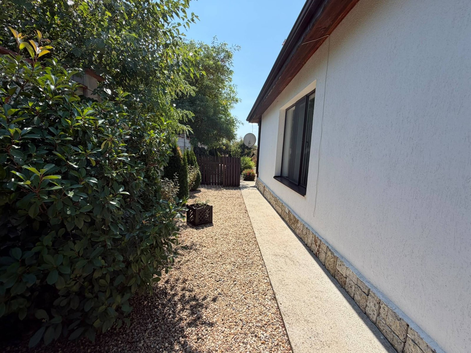 Uroczy bungalow z 4 pokojami na dużej działce w Sokolovo – region Balchik