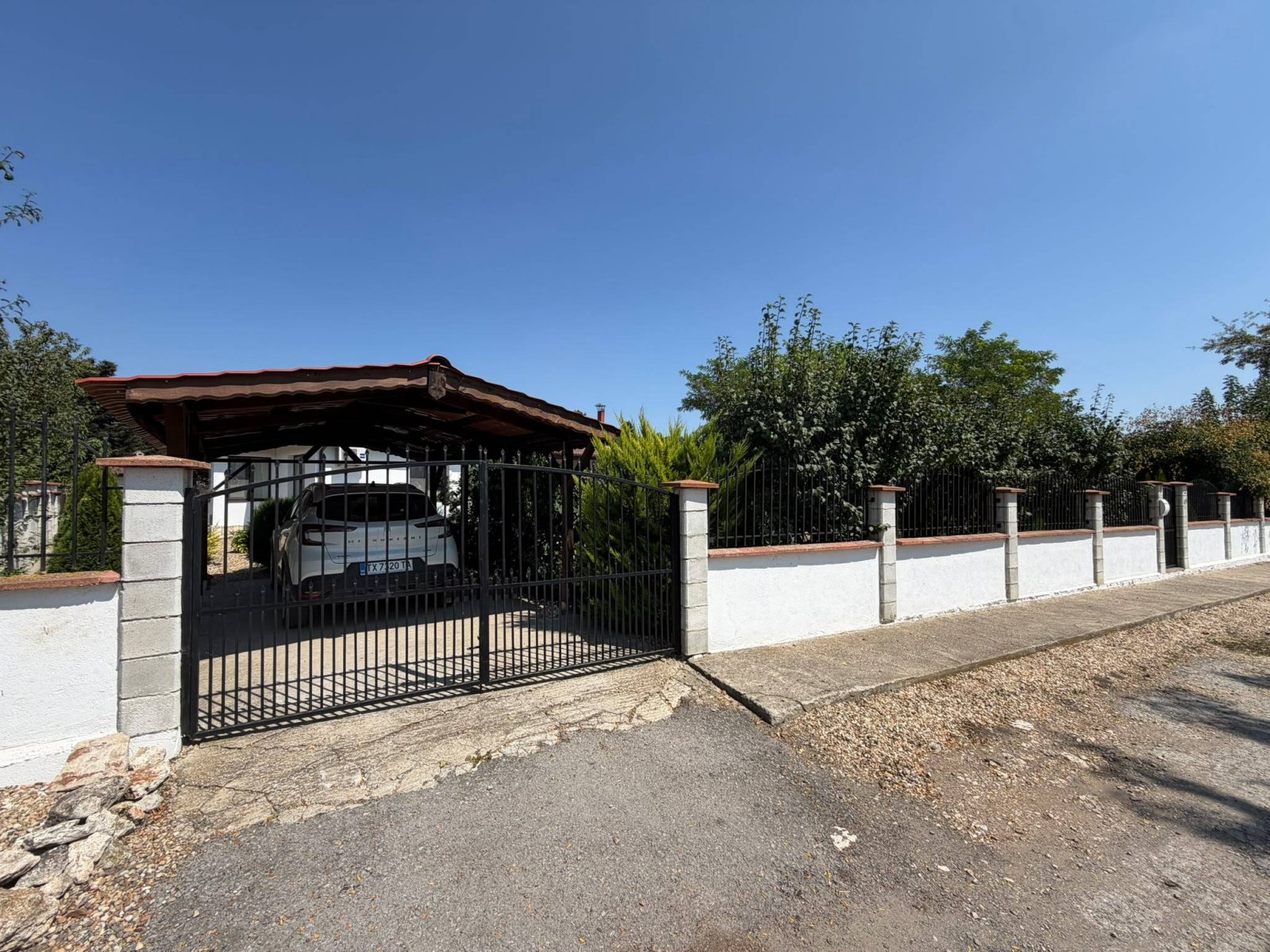 Uroczy bungalow z 4 pokojami na dużej działce w Sokolovo – region Balchik