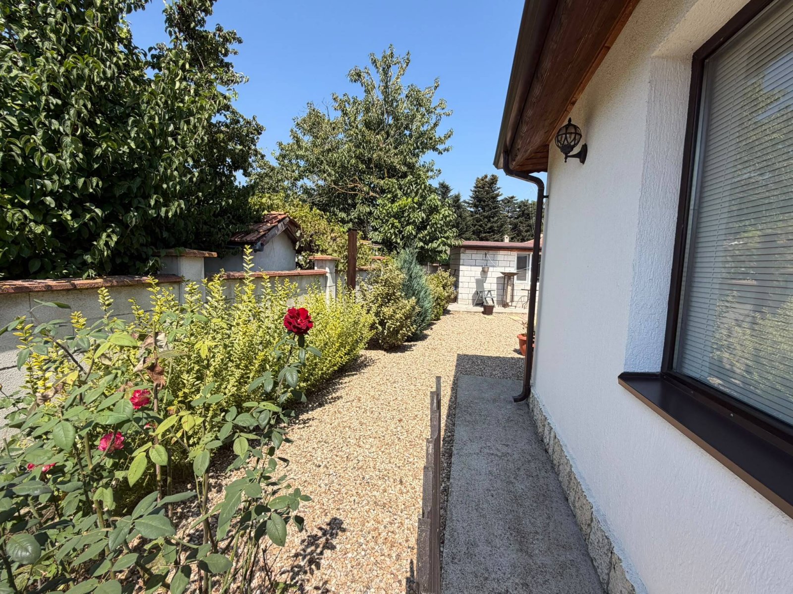 Uroczy bungalow z 4 pokojami na dużej działce w Sokolovo – region Balchik