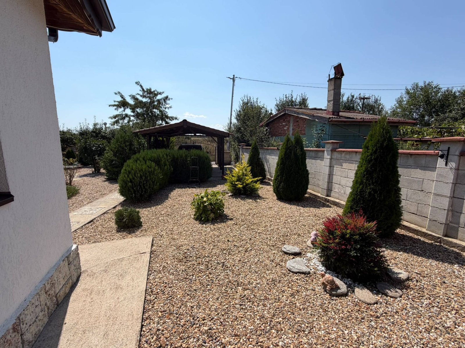 Uroczy bungalow z 4 pokojami na dużej działce w Sokolovo – region Balchik