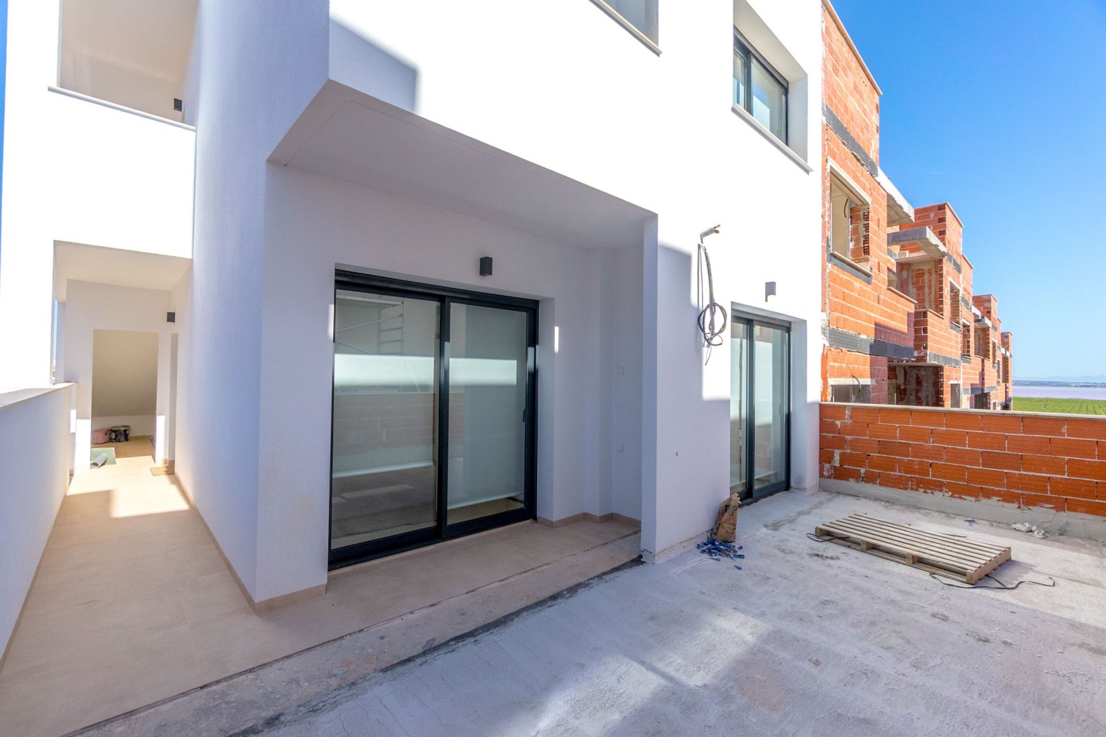 Nowoczesny bungalow blisko morza, basen wspólny, Torrevieja