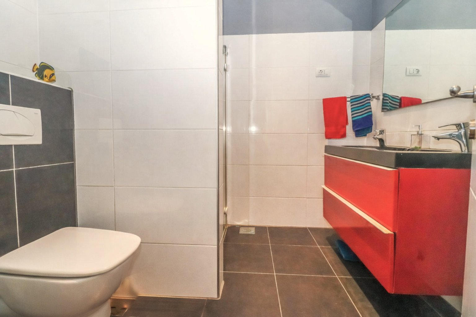 Przestronny apartament na parterze z tarasem 2 minuty od plaży, Pula, Chorwacja