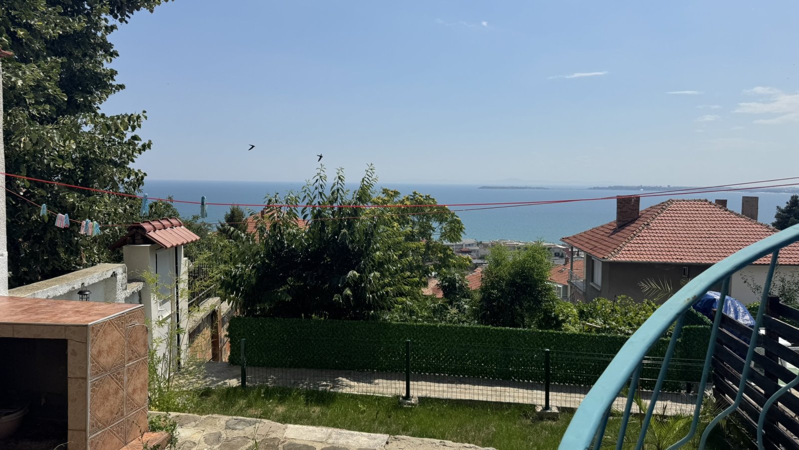Dwupiętrowy dom z panoramicznym widokiem na jezioro i prywatnym ogrodem w Sveti Vlas, Bułgaria