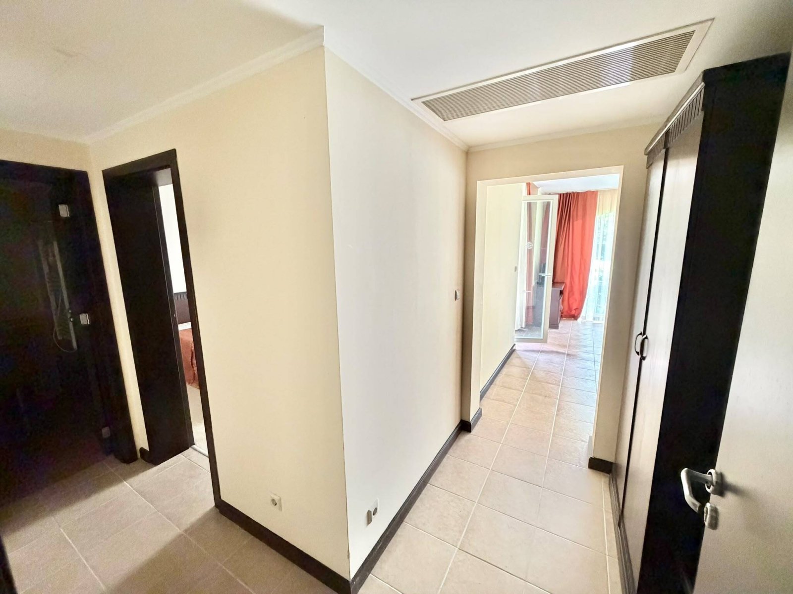 Apartament z jedną sypialnią na pierwszej linii brzegowej w Sunset Resort w Pomorie, Bułgaria