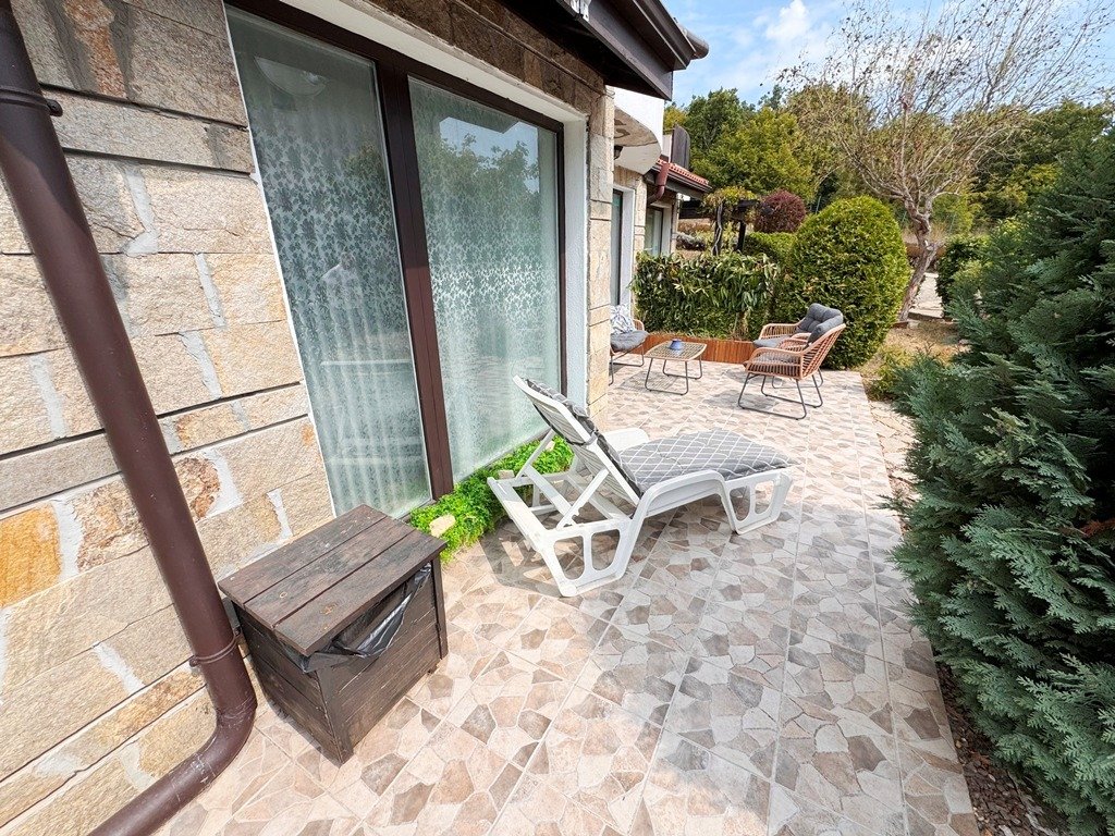 2-pokojowe mieszkanie z własnym podwórkiem w kompleksie Bay View Villas, Kosharitsa, Bułgaria