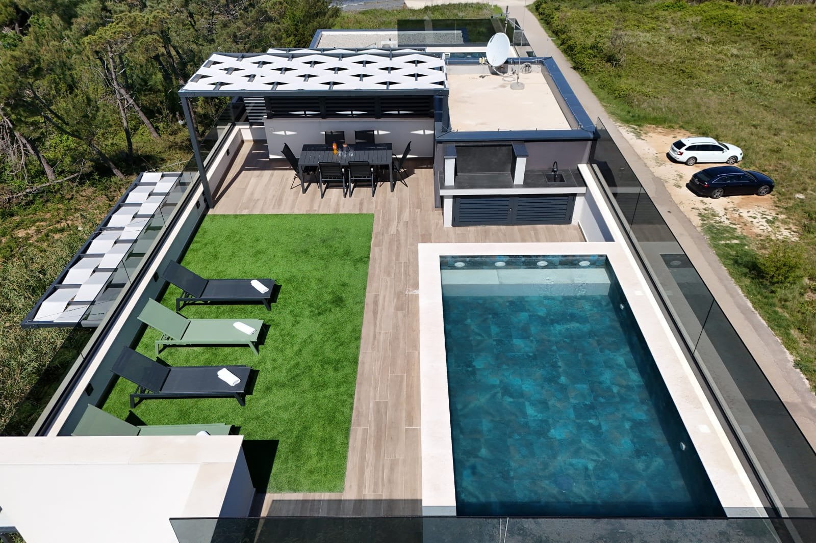 Luksusowy penthouse z basenem na dachu 40 m od morza, Privlaka, Chorwacja