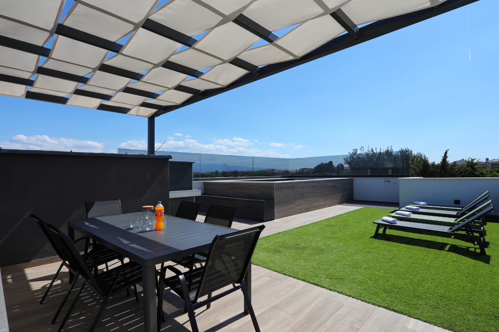 Luksusowy penthouse z basenem na dachu 40 m od morza, Privlaka, Chorwacja