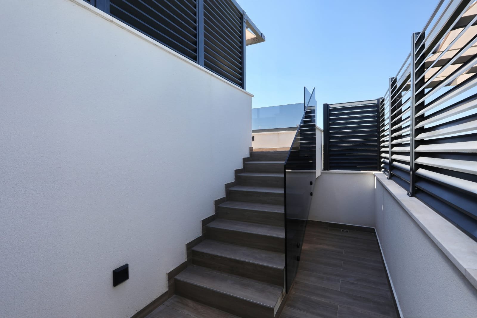 Luksusowy penthouse z basenem na dachu 40 m od morza, Privlaka, Chorwacja