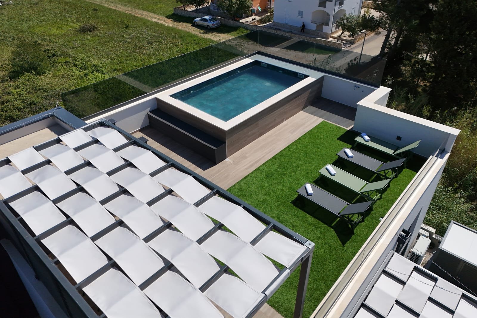 Luksusowy penthouse z basenem na dachu 40 m od morza, Privlaka, Chorwacja