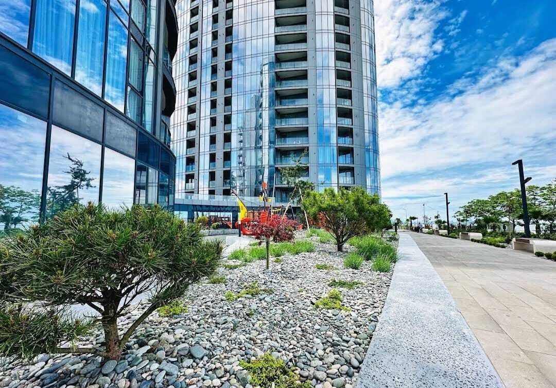 Nowoczesne mieszkanie z 1 sypialnią i panoramicznym widokiem na morze – pierwsza linia brzegowa, Chakvi, Batumi, Gruzja