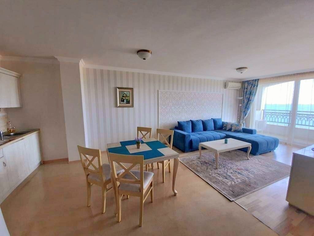 Dwupokojowe mieszkanie z widokiem na morze i basen w kompleksie Penelope Palace, Pomorie, Bułgaria