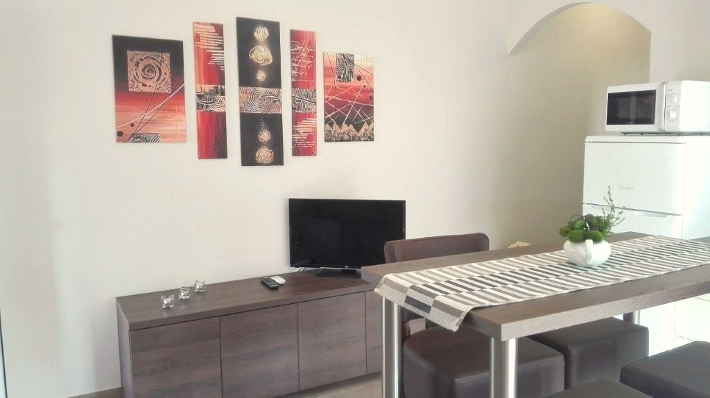 Dom apartamentowy inwestycyjny 800 m od plaży, Vir, Chorwacja