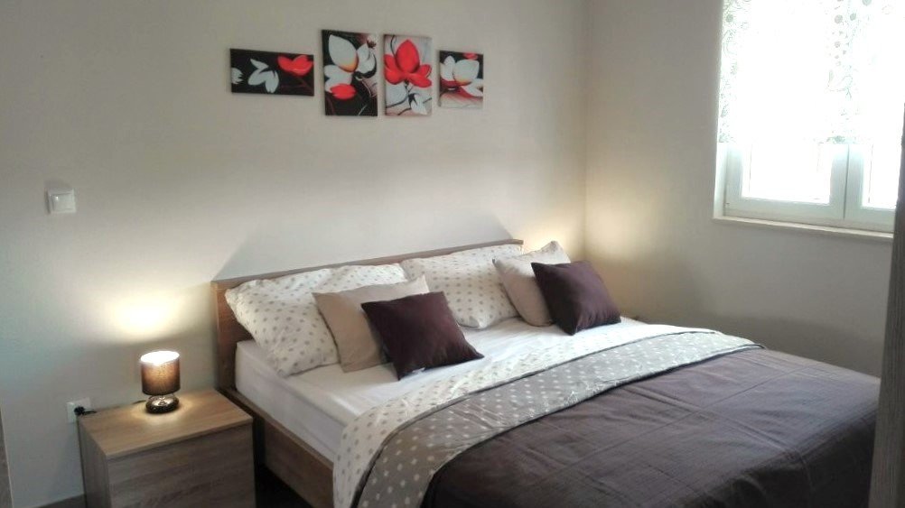 Dom apartamentowy inwestycyjny 800 m od plaży, Vir, Chorwacja