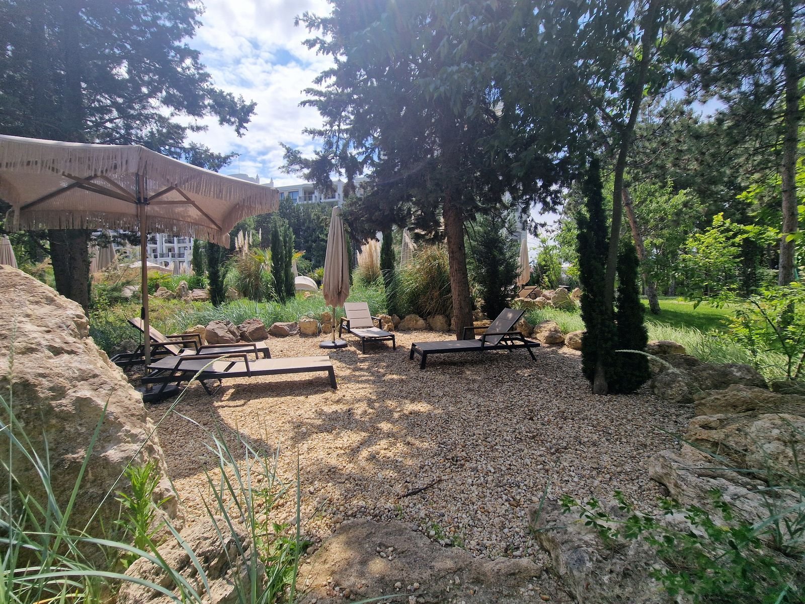 Dwupokojowe mieszkanie w prestiżowym kompleksie mieszkaniowym Harmony Suites 15 na plaży słonecznej, Bułgaria