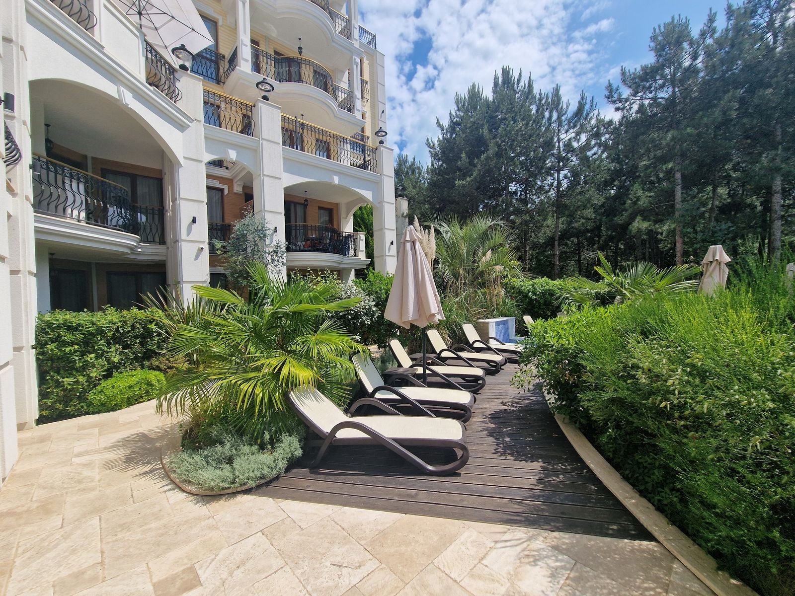 Dwupokojowe mieszkanie w prestiżowym kompleksie mieszkaniowym Harmony Suites 15 na plaży słonecznej, Bułgaria