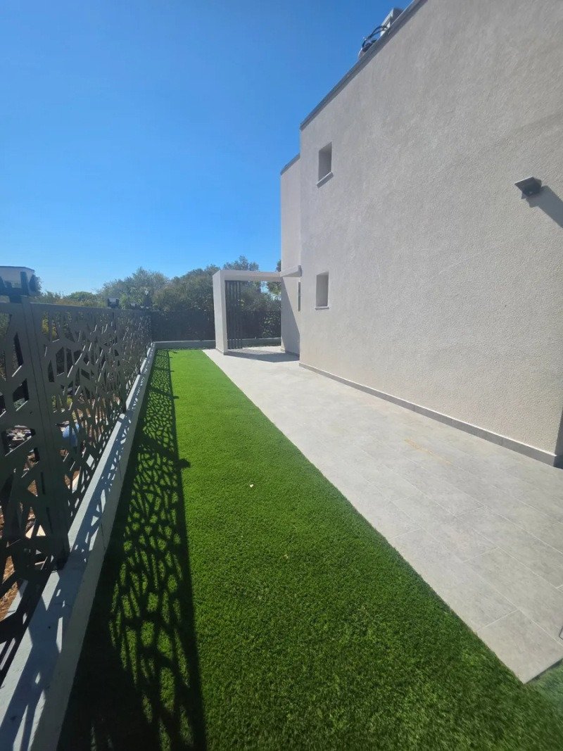 Nowo wybudowany apartament z czterema sypialniami i widokiem na morze, 350 m od morza, Nea Irakleia, Chalkidiki