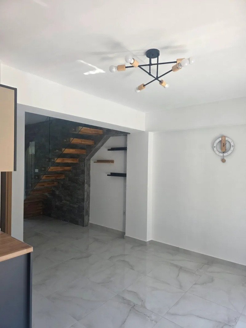 Nowo wybudowany apartament z czterema sypialniami i widokiem na morze, 350 m od morza, Nea Irakleia, Chalkidiki