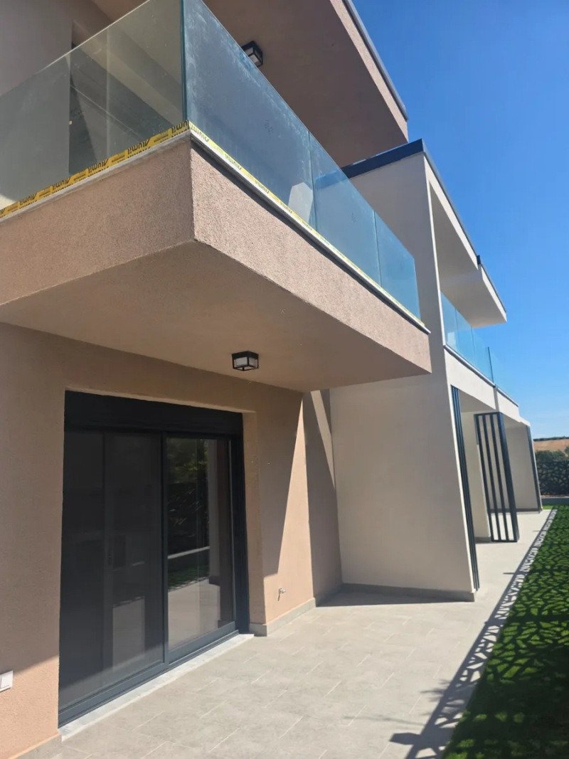 Nowo wybudowany apartament z czterema sypialniami i widokiem na morze, 350 m od morza, Nea Irakleia, Chalkidiki