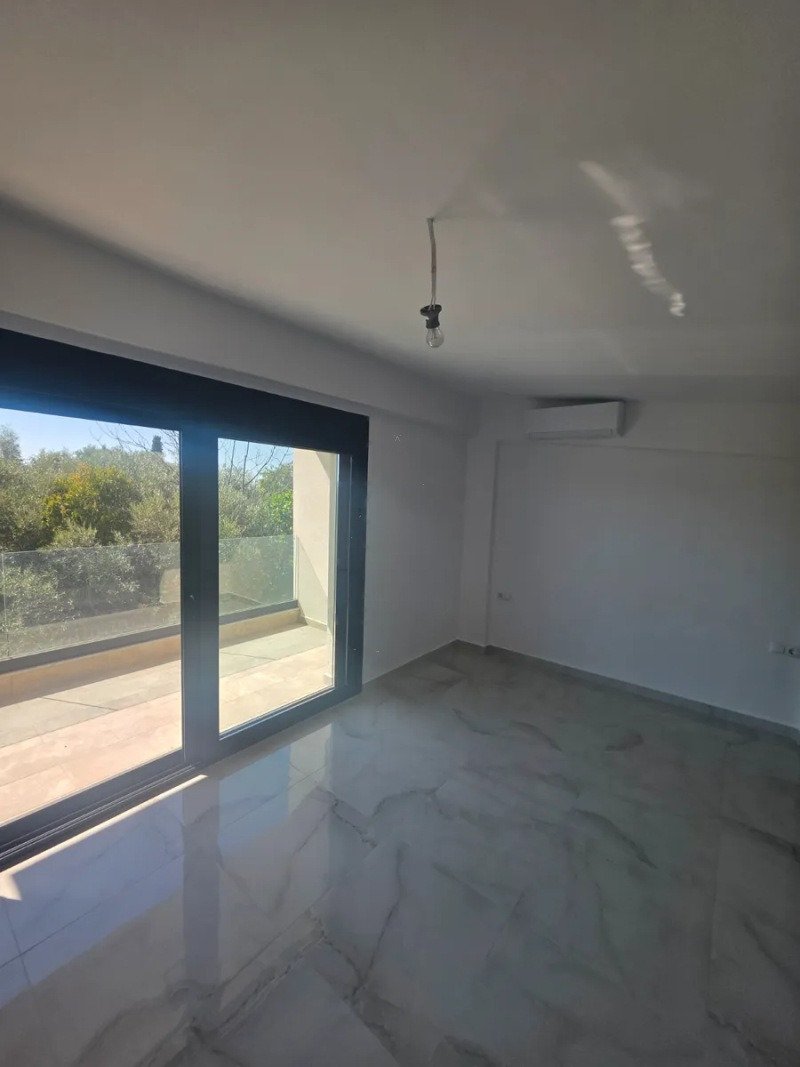 Nowo wybudowany apartament z czterema sypialniami i widokiem na morze, 350 m od morza, Nea Irakleia, Chalkidiki