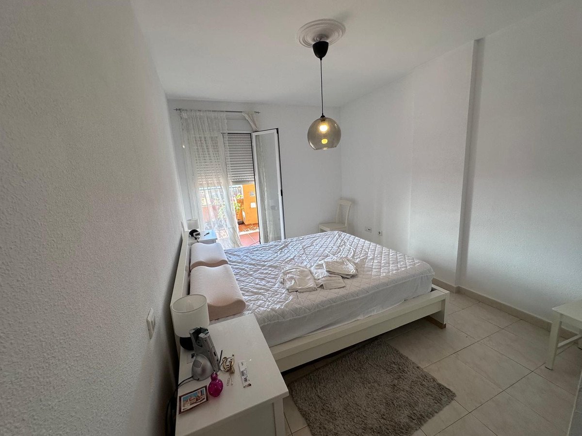 Jasny apartament z widokiem na morze, tarasem i basenem, Riwiera del Sol, Hiszpania