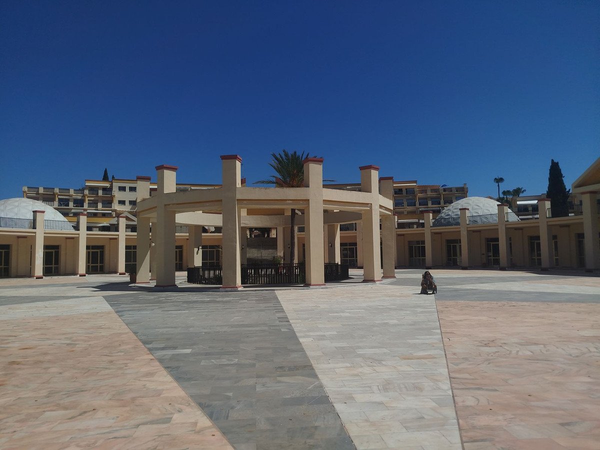Apartament na pierwszej linii plaży z tarasem o powierzchni 22 m² i widokiem na morze, Marbella, Hiszpania