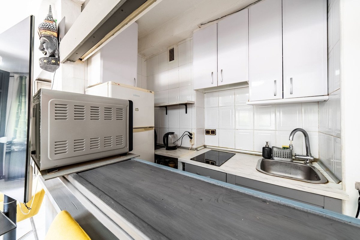 Apartament na pierwszej linii brzegowej nad mariną z tarasem widokowym na zachód słońca, Marbella, Hiszpania