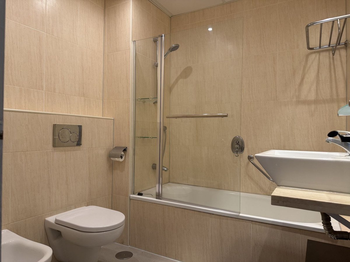 Apartament inwestycyjny na ostatnim piętrze z licencją turystyczną i widokiem na morze, Mijas, Hiszpania