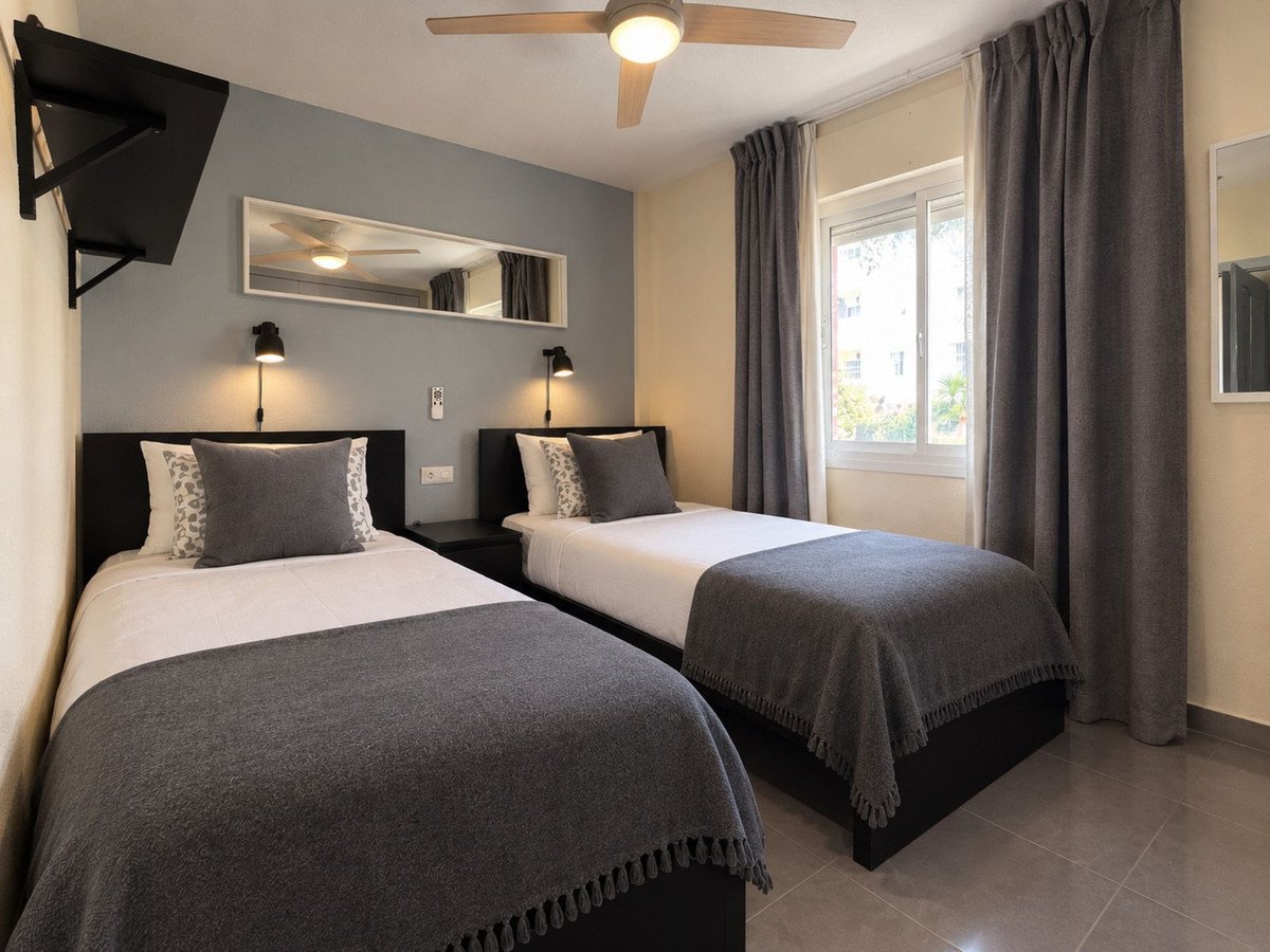 Apartament inwestycyjny na ostatnim piętrze z licencją turystyczną i widokiem na morze, Mijas, Hiszpania
