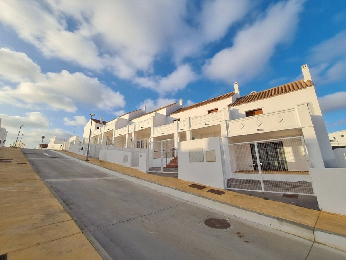 Dom szeregowy z panoramicznym widokiem na morze i pole golfowe, Casares, Hiszpania
