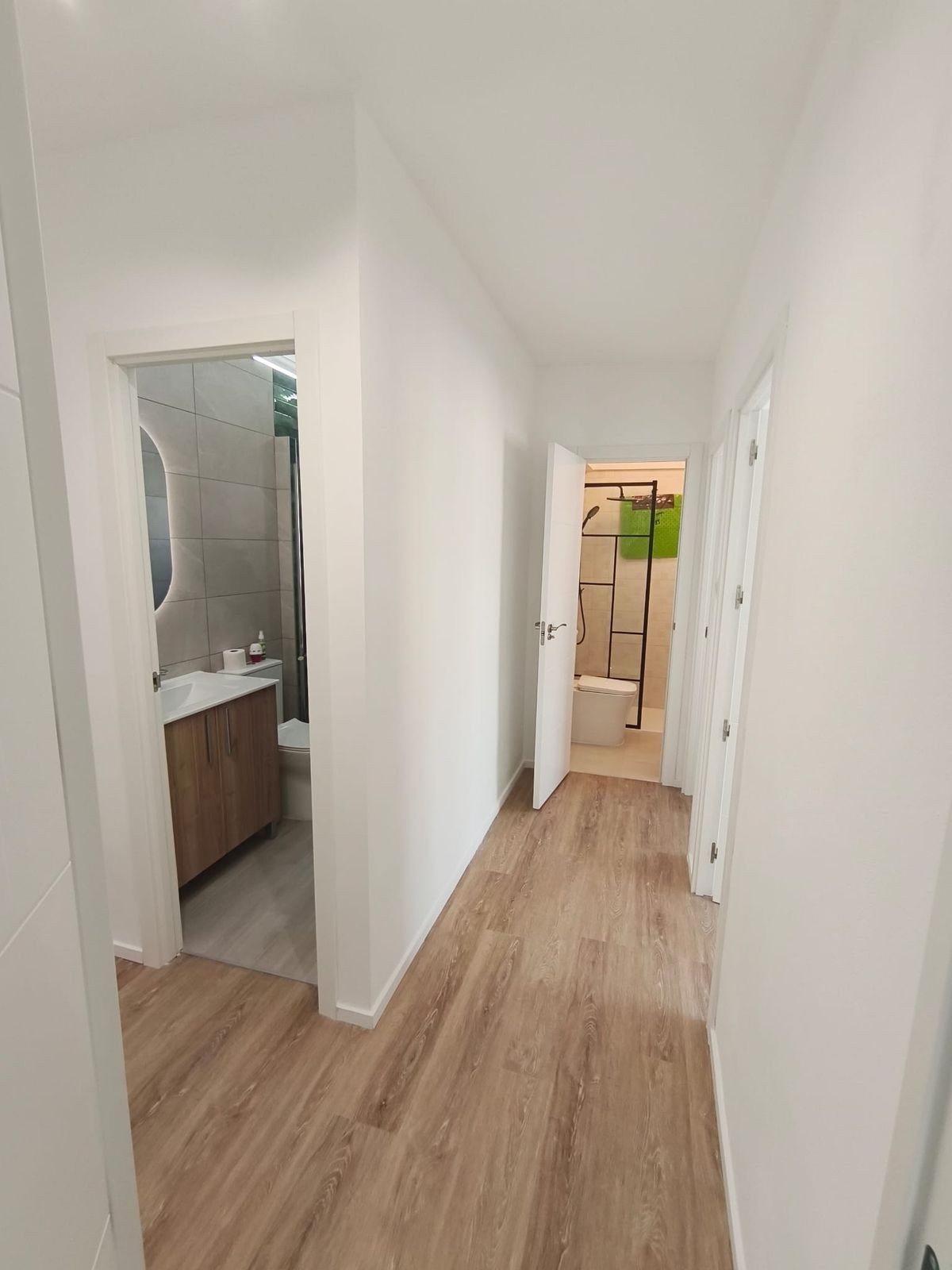 Odnowiony apartament z trzema sypialniami 100 m od plaży, Orihuela Costa, Hiszpania
